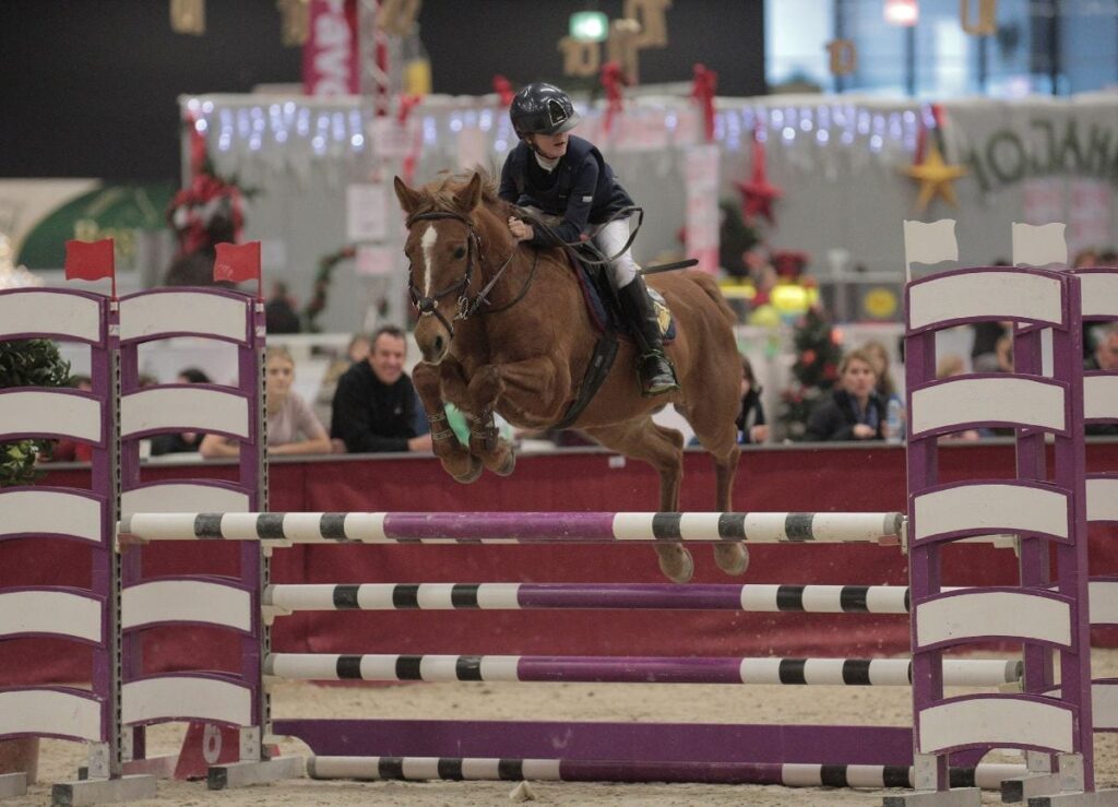 Klara Goess-Saurau (B) und Jorrit waren in der Orthovet Pony Tour super! © Fotoagentur Dill