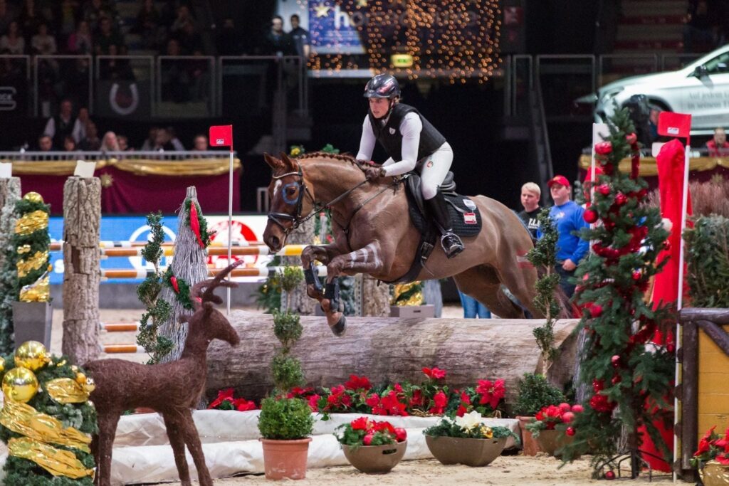 Charlotte Dobretsberger (NÖ) holte mit Vally K Rang drei im Murauer Indoor Cup. © Michael Graf