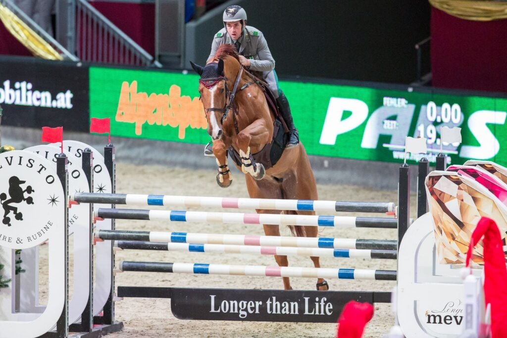 Rang drei in der CSI4* Amadeus Challenge presentd by Juwelier Banki & Sohn ging an Emanuele Gaudiano (ITA) und Chalou. © Michael Graf