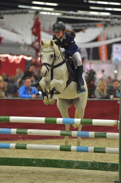 Mit Pascherwinkel Wero holte sich Elisabeth Knaus (AUT/St) Rang drei in der Orthovet Big Pony Tour. © Fotoagentur Dill
