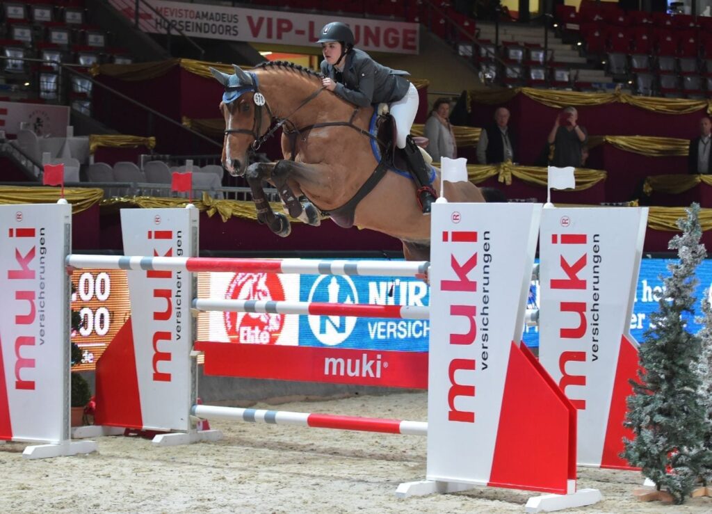 Anna Markel (AUT/NÖ) konnte sich mit Cascaro Platz neun im European Youngster Cup Opening sichern. © Fotoagentur Dill