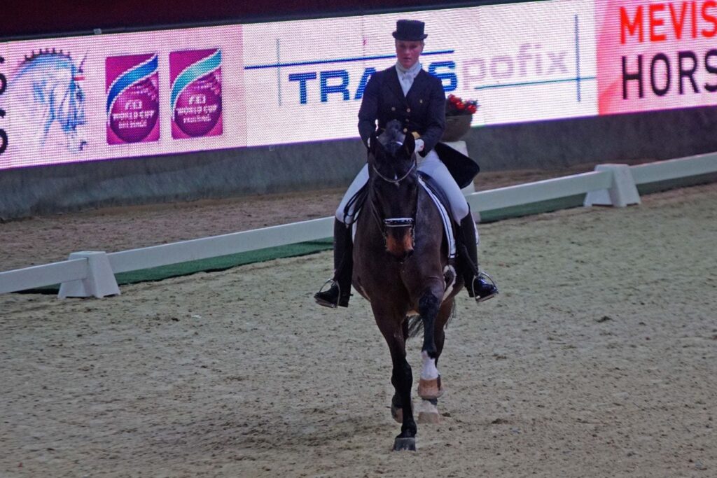 Mit Davidan konnte Marielen Matzger (GER) Rang drei im Transpofix Dressage Cup Opening holen. © Salzburg CityGuide