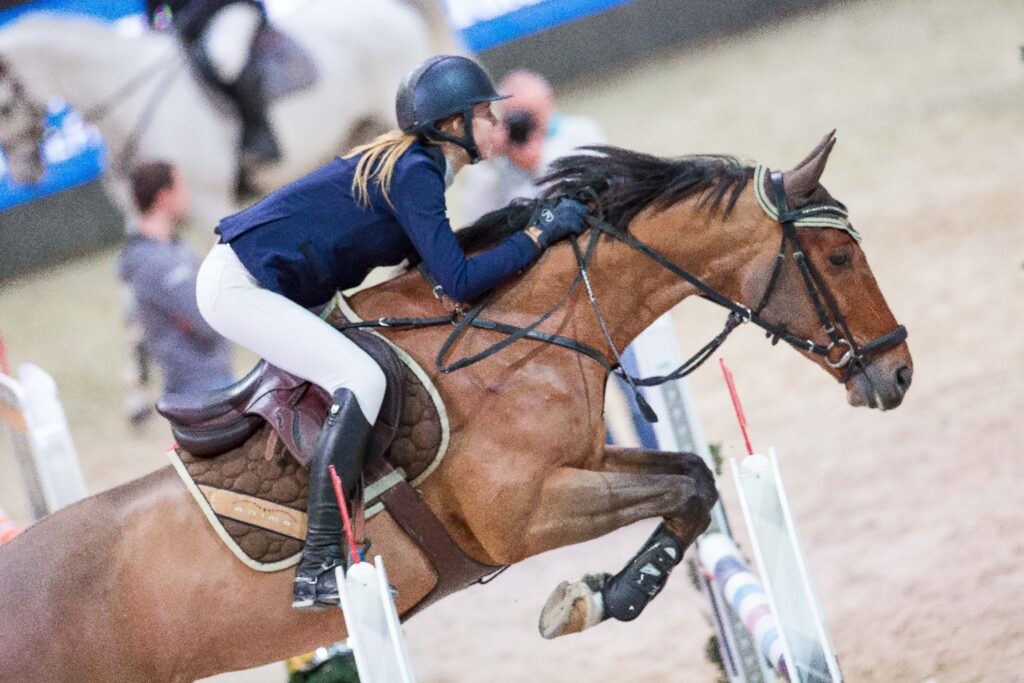 Nachwuchsamazone Chiara Fiorina Moser (AUT/W) und Deister sicherten sich Rang drei im Fixkraft Medium Amateur Tour Opening. © Michael Graf