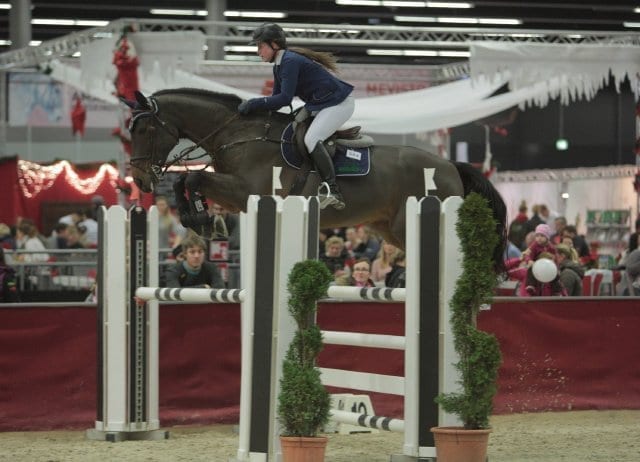Joana Schildknecht punktete mit ihren beiden Pferden auf Platz zwei und drei in der "großen" Juniorentour der Mevisto Amadeus Horse Indoors. © Fotoagentur Dill