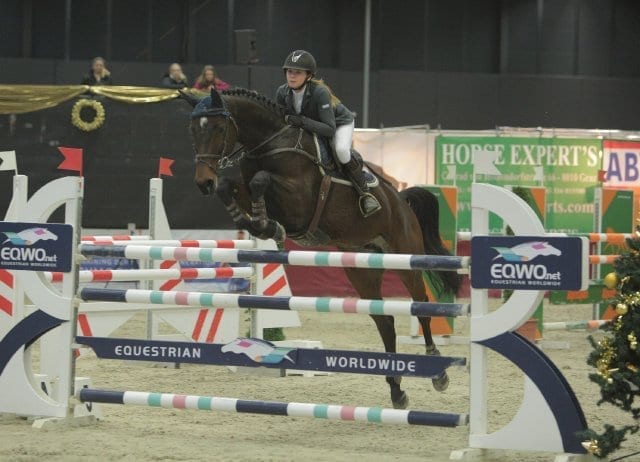 Johanna Sixt und Koh I Noor auf dem Weg zum Sieg im Amadeus Big Junioren Tour Opening. © Fotoagentur Dill