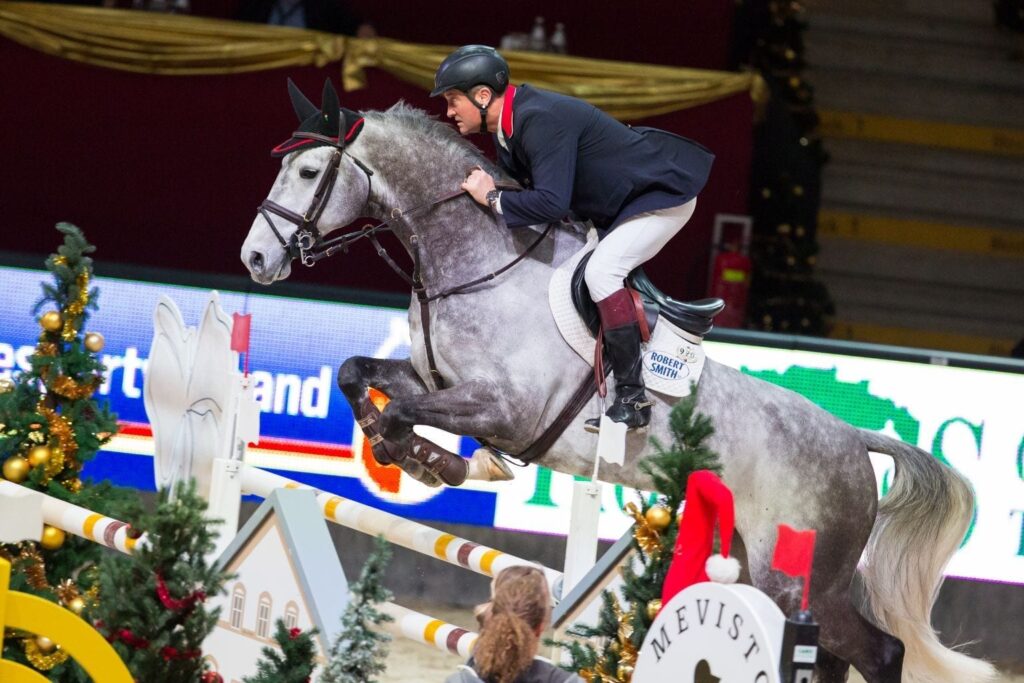 Top unterwegs war Robert Smith (GBR) einmal mehr im Parcours der Mevisto Amadeus Horse Indoors und holte Rang zwei im Römerhof Masters. © Michael Graf