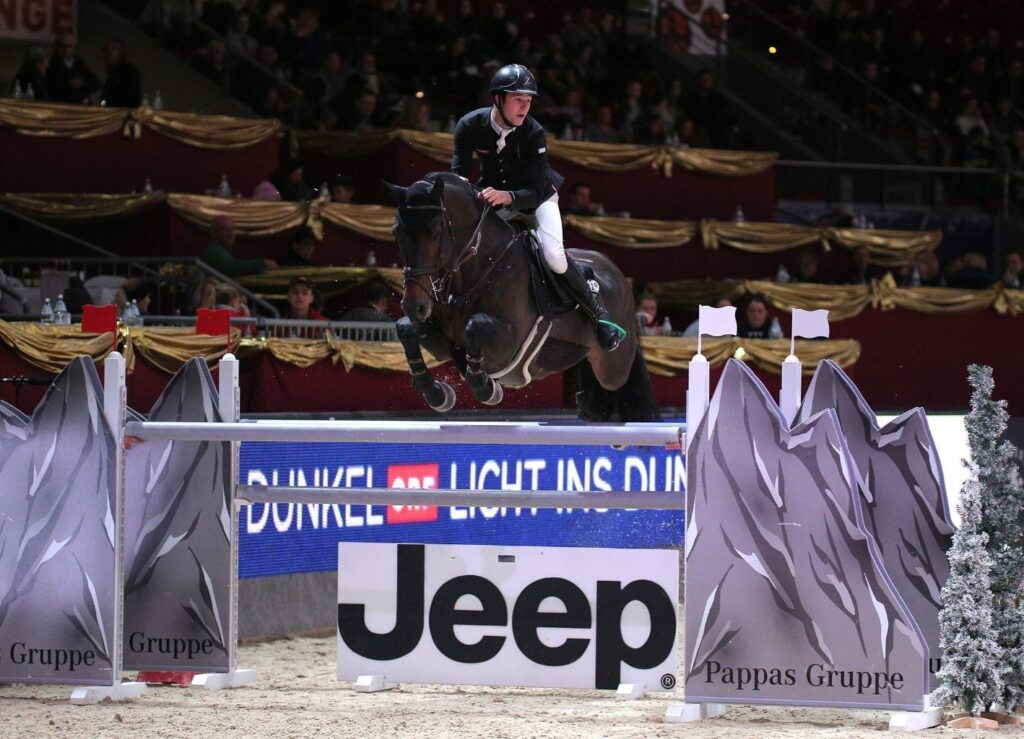 In der CSI4* Amadeus Trophy presented by Pappas Automobile musste sich Constant van Paesschen (BEL) im Sattel von Carlow van de Helle nur knapp geschlagen geben. © Michael Graf