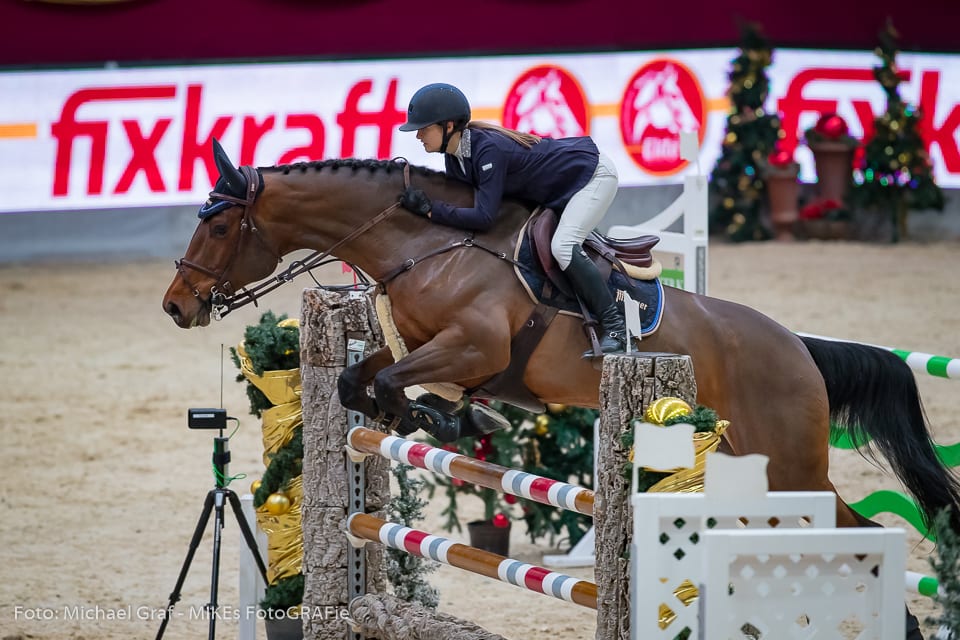 Platz 2 für Sarah Denise Fink und Hulapalu Chaspara in der Fixkraft Big Amateur Tour. © Michael Graf