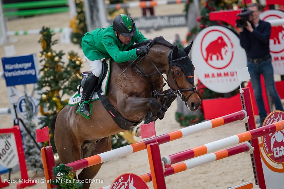 Salzburg Grand Prix-Sieger 2016 Gianni Govoni (ITA) springt mit neuem Pferd zum Sieg im Stall Römerhof Championat von Salzburg. © Michael Graf