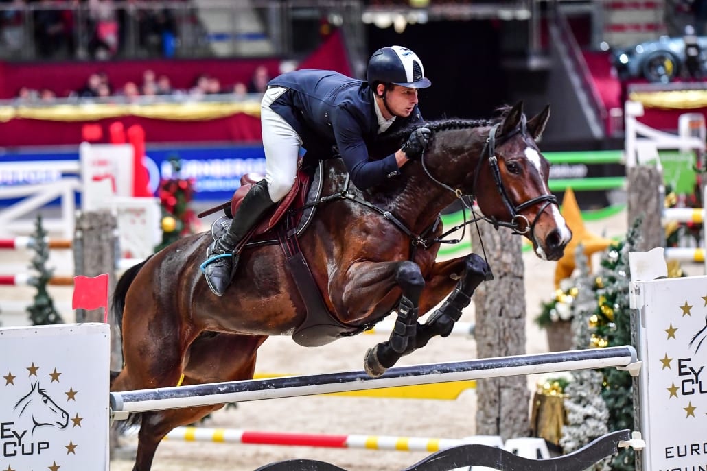 Tobias Schwarz (GER) und La Belle 3 auf dem Weg zum Etappensieg im European Youngster Cup U25 Weltfinale. © Daniel Kaiser