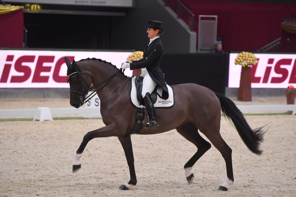 Auf Rang 2 (69,781%) standen Victoria Michalke und die 10-jährige Sandro Hit-Tochter Da Luna Piena. © Fotoagentur Dill