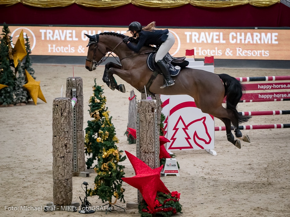 Platz 8 im Travel Charme Grand Prix von Salzburg für Katharina Rhomberg (V) und Careless. © Michael Graf