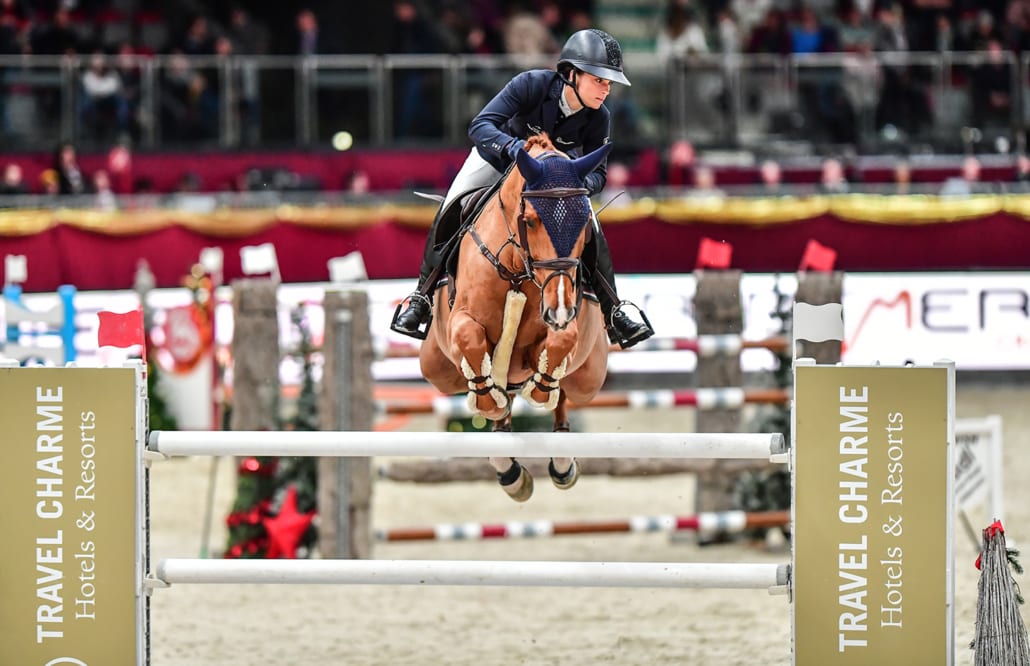 Alexa Stais (RSA) und Quintato auf dem Weg zum Sieg in der Murhof Gruppe Trophy bei der Amadeus Horse Indoors. © Daniel Kaiser