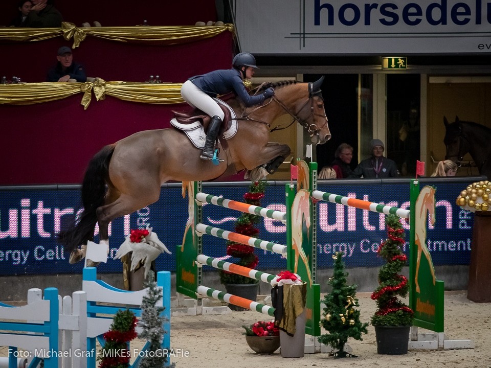 Emma Stoker (GBR) und Japatero Vdm wurden Zweite in fehlerfreien 63,59 Sekunden. © Michael Graf