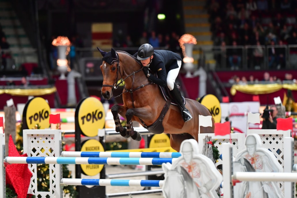 Der Tiroler Max Kühner führt als Nr. Eins von Österreich und Nr. 23 der Springreiter-Weltrangliste die Top-20 in rot-weiß-rot bei der Neuro Socks Amadeus Horse Indoors 2020 an. © Daniel Kaiser | Impressions 