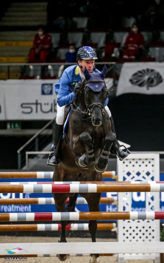 Um 37 Hundertstel geschlagen: Solid Gold Z und Christian Ahlmann (GER) wurden in 43,59 Sekunden Zweite im equitron-pro Grand Prix bei der Neuro Socks Amadeus Horse Indoors. © EQWO.net