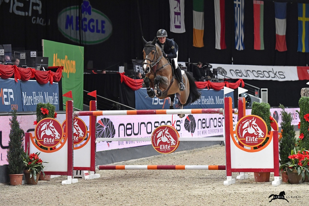 Kim Emmen (NED) und Warriors Glory auf dem Weg zum SIeg in der Bemer Group Trophy. © Sibil Slejko