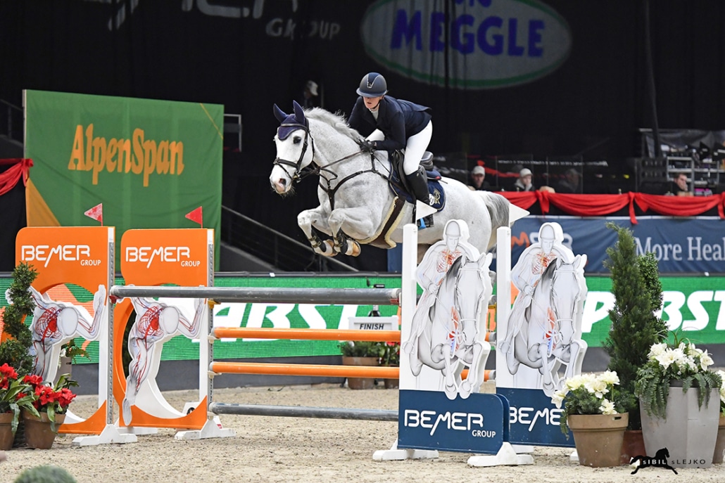 Géraldine Straumann (SUI) und Silver Surfer. © Sibil Slejko