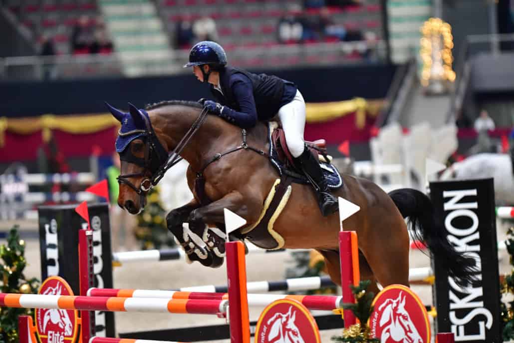 Lisa-Marie Arvai und Chakilly Z auf dem Weg zum Sieg im Amadeus Big Tour Opening presented by MEFA Pferdetransporter. © Daniel Kaiser