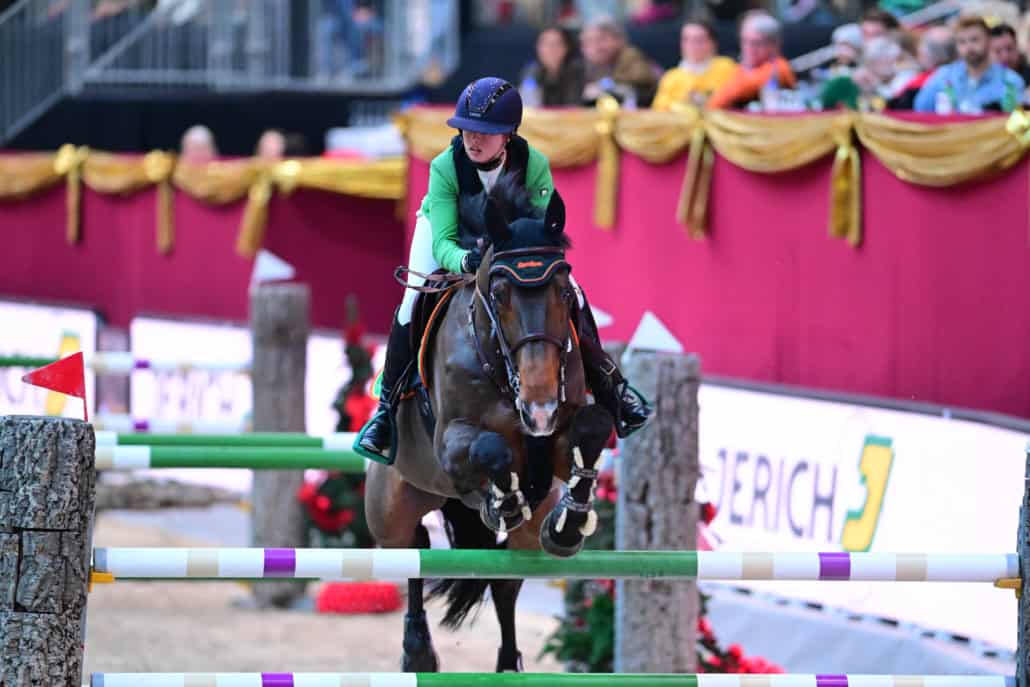 Für Lena Binder läuft es super bei der Silberpfeil Amadeus Horse Indoors 2023. © Daniel Kaiser