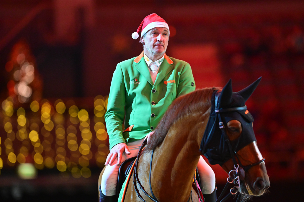 Gerfried Puck (AUT/T) lenkte Equitron Naxcel V sensationell auf einer riskanten Linie zu Rang zwei im CSI3* Grand Prix der Stadt Salzburg. © Silberpfeil Amadeus Horse Indoors | Daniel Kaiser