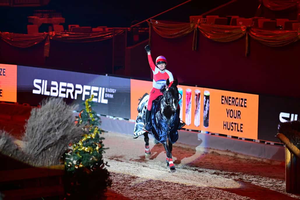 Jubel nach dem Sieg im Silberpfeil Indoor Derby. © Daniel Kaiser