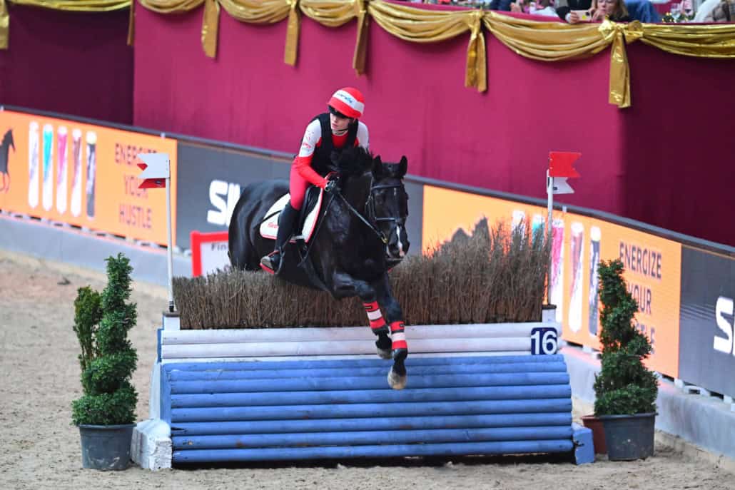 Helena Würmer (OÖ) erfüllt sich einen Traum und gewinnt das Silberpfeil Indoor Derby in Salzburg. © Daniel Kaiser